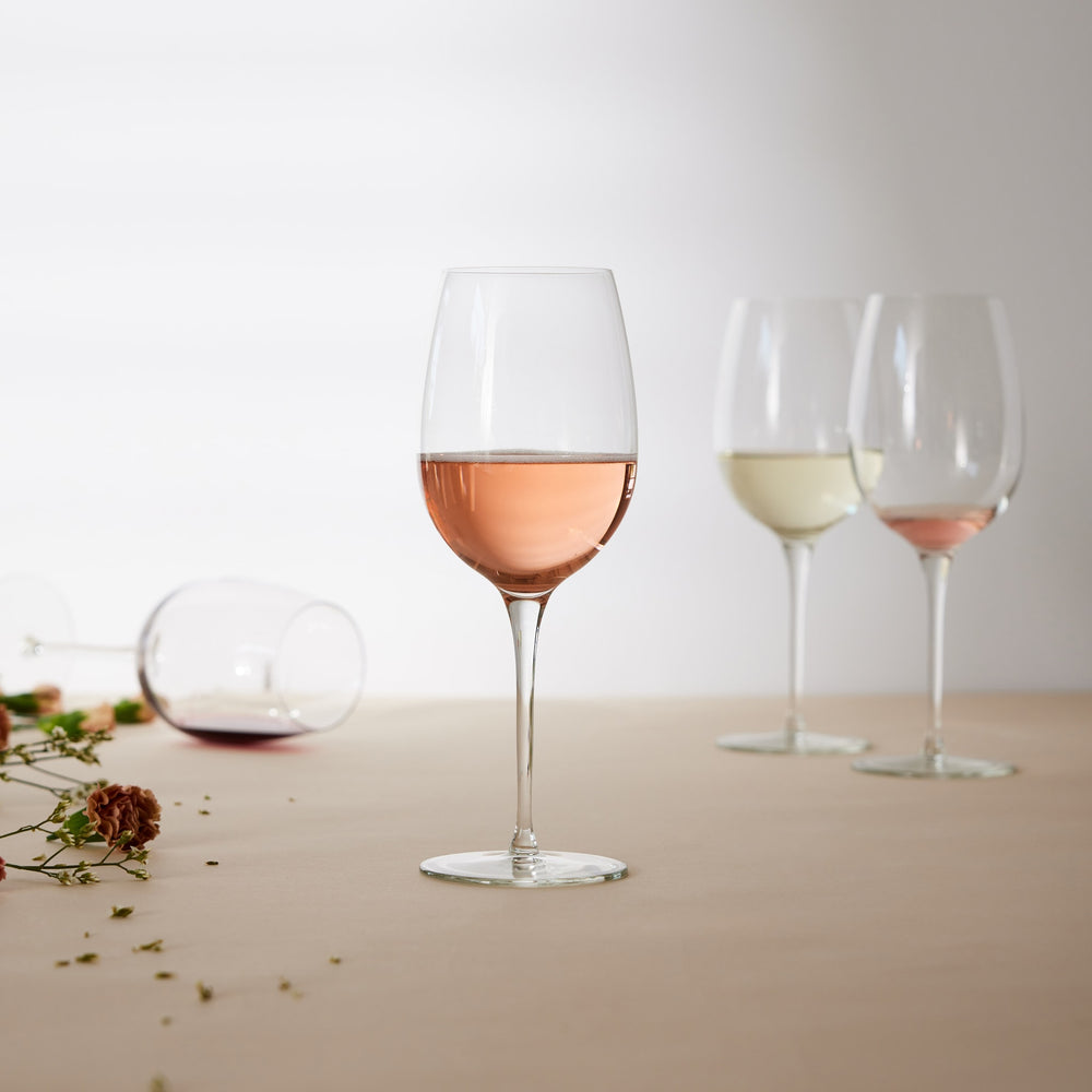 Shaped to equally accentuate a variety of wine varietals — from Cabernet Sauvignon, Merlot, and Shiraz to Chardonnay, Riesling, and Sauvignon Blanc to Rosé